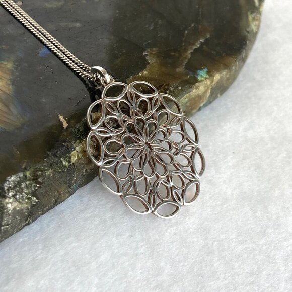 Sterling Silver 925 Oval Pierced Filigree Scrollwork Pendant Necklace 17.5" - Picture 5 of 16